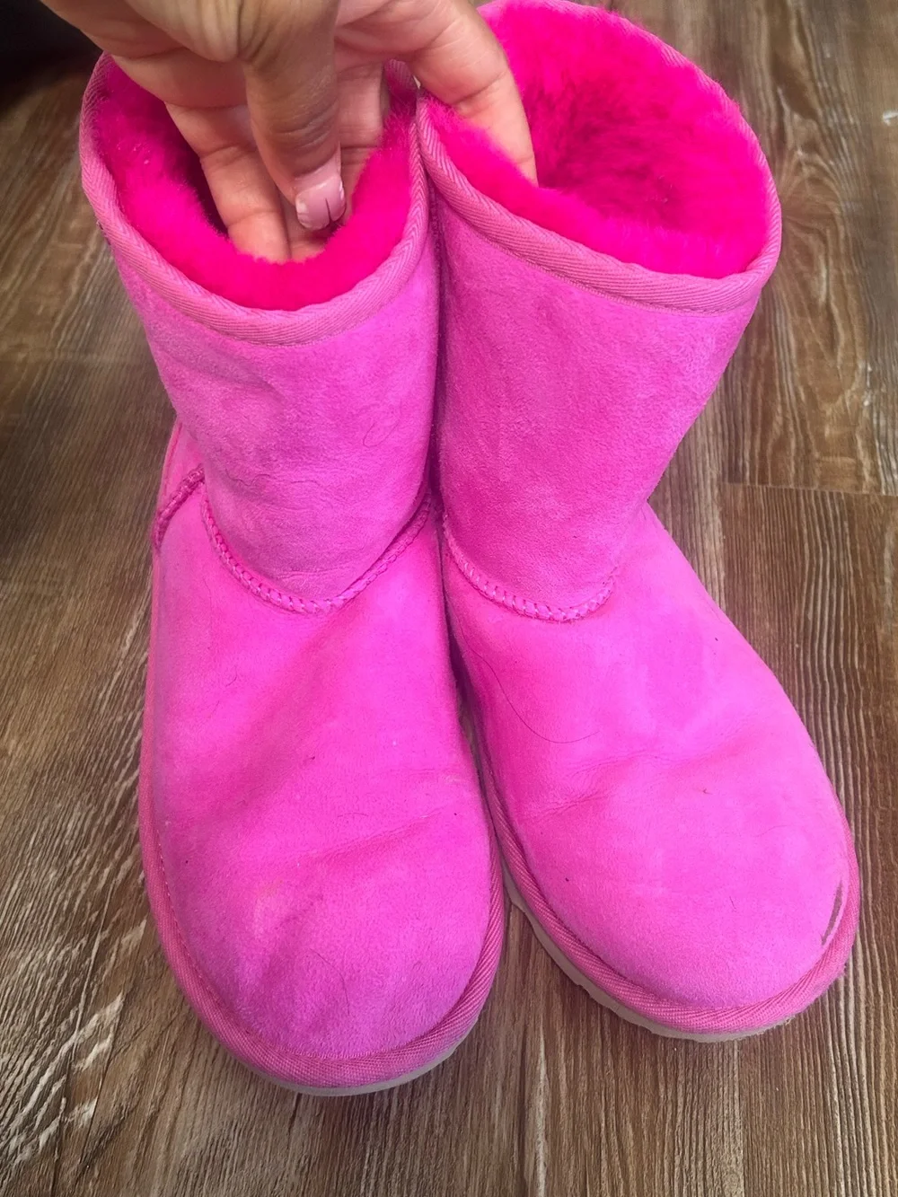 Ugg- Bright Pink